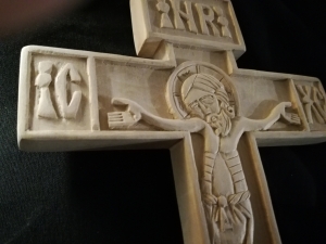 Cruci pectorale și de binecuvântare sculptate
